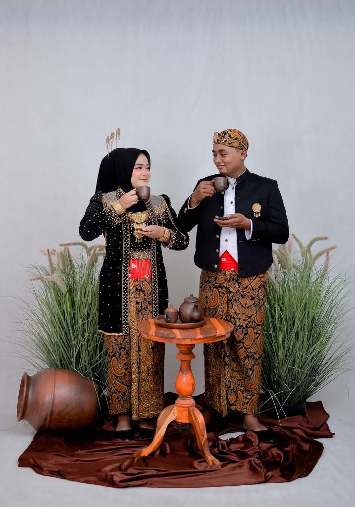 Reyfal & julia lamaran